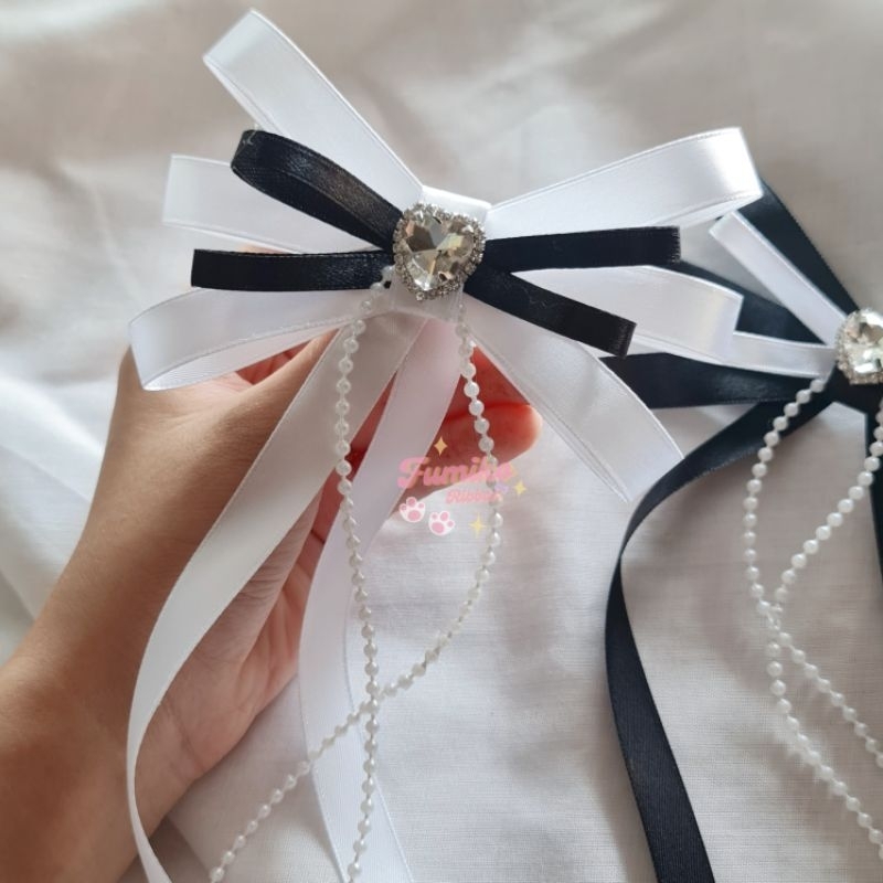 โบว์ติดเสื้อสครอปท็อป เล็กๆน่ารักๆ✨️เปลี่ยนสีทักแชท