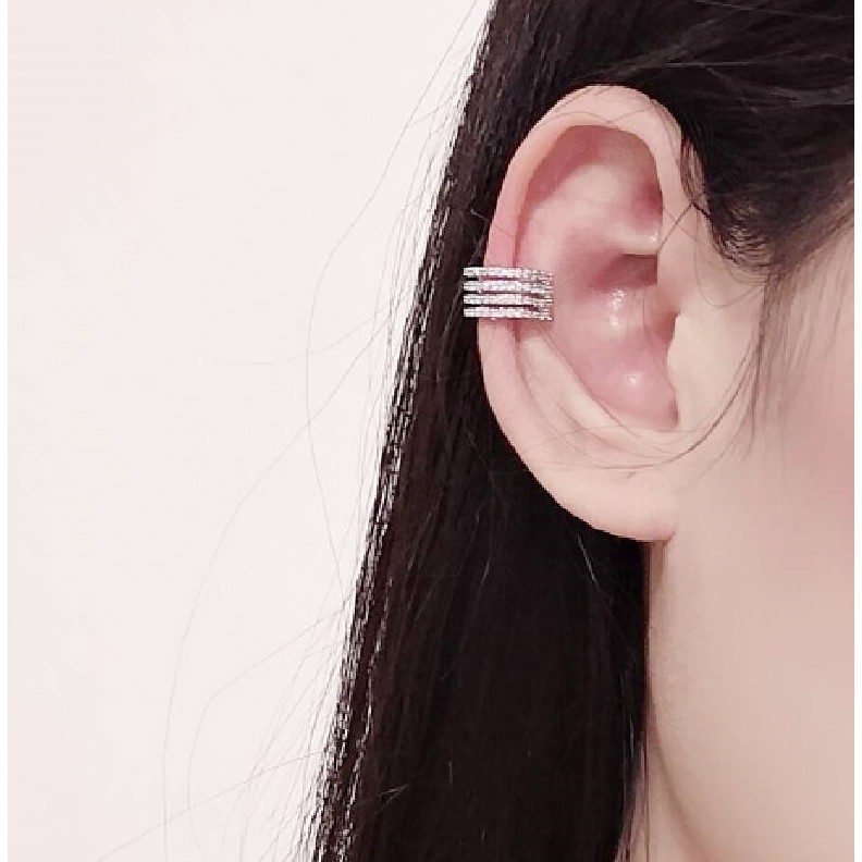 (ได้ข้างเดียวค่ะ) ต่างหูเกี่ยวใบหู ear cuff สีเงิน ฝังพลอย CZ สีขาวใส สไตล์ดาราใส่่