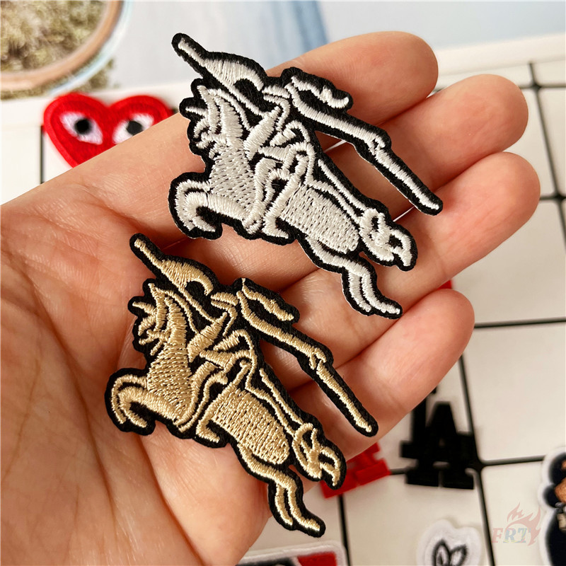 ♥ แผ่นแพทช์ โลโก้ ขนาดเล็ก แฟชั่น สําหรับเก็บสะสม ♥ แผ่นแพทช์รีดติดเสื้อ DIY 1 ชิ้น