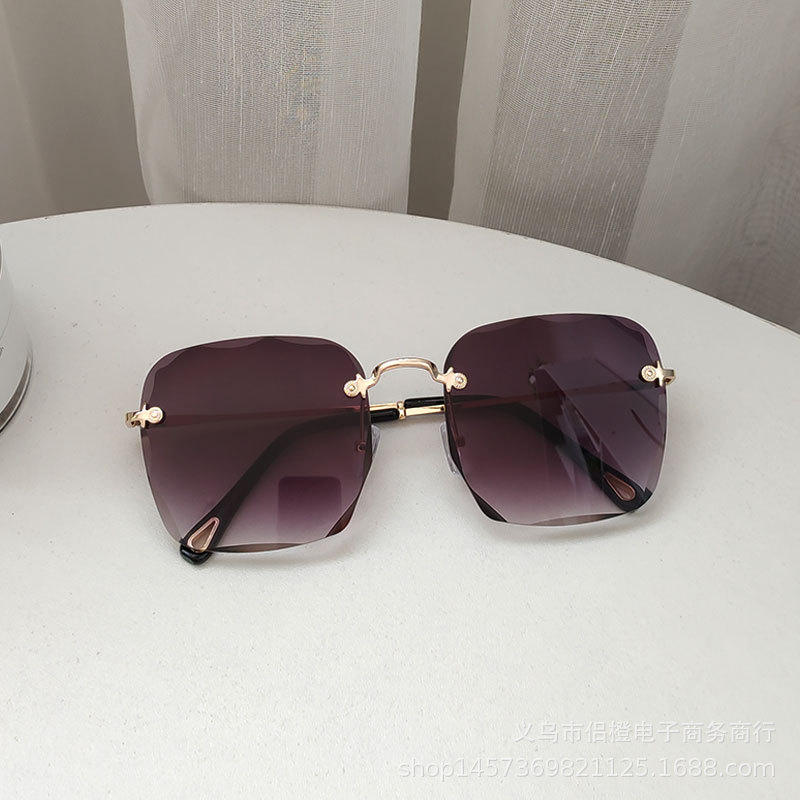 【JIUERBA】COD พร้อมสต็อก แว่นกันแดดทรงเหลี่ยมไร้กรอบสไตล์เกาหลีสำหรับผู้หญิง Korean Ulzzang Stylish Shades for women