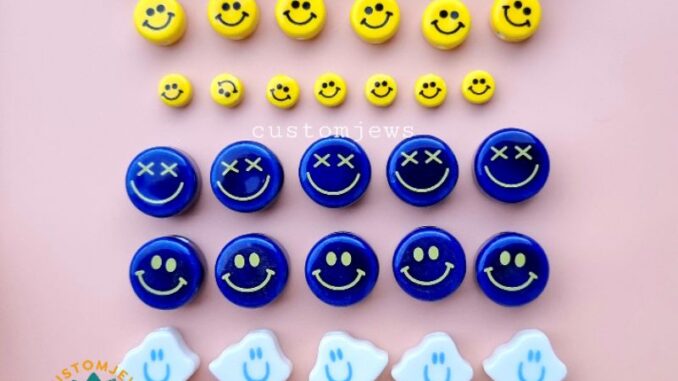 (ราคาส่ง6.-) ลูกปัด เซรามิก ลูกปัดเซรามิก ลูกปัดหน้ายิ้ม Smiley สมายลี่ กุหลาบ หน้ายิ้ม (ราคาส่ง6.-) ลูกปัด เซรามิก ลูกปัดเซรามิก ลูกปัดหน้ายิ้ม Smiley สมายลี่ กุหลาบ หน้ายิ้ม