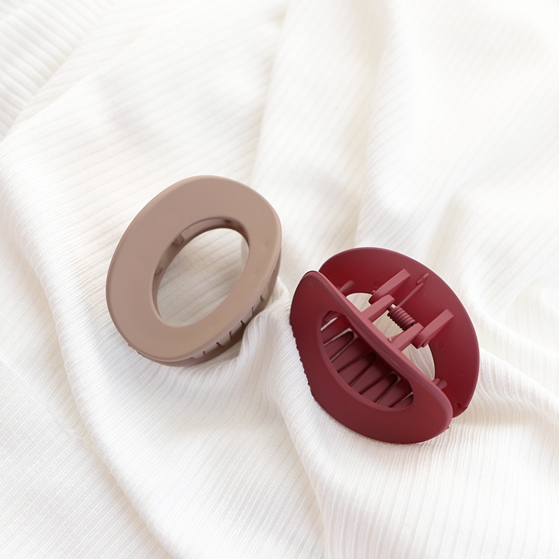 [ 1 Piece Random Color  Women Matte Hair Clips ] [ Ponytail Hair Holder Hairpins Hair Claw ] [ Student Casual Barrette Crab ]