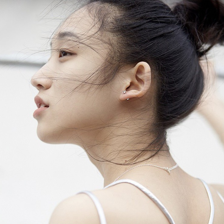 138-littlegirl gifts- Diamond earrings bone screw  (ราคาต่อชิ้น)