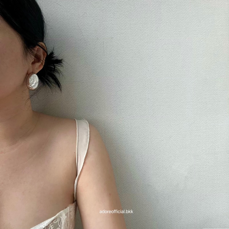 Adore- Egg earring ✨