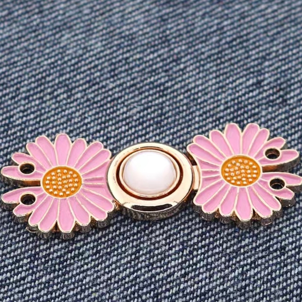 Fashion พร้อมส่งจากไทย กระดุมปรับเอว กระชับเอว กระโปรงกางเกง ลายดอกเดซี่ แบบเย็บ Q-161