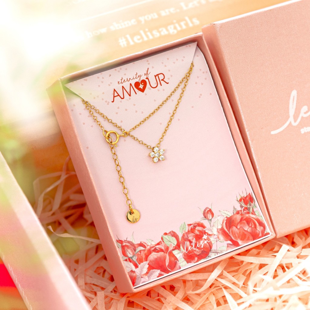 LELISA - Lily Necklace - สร้อยดอกลิลลี่ประดับ White Gems - สี Gold เงินแท้ 92.5% ชุบทอง 18K