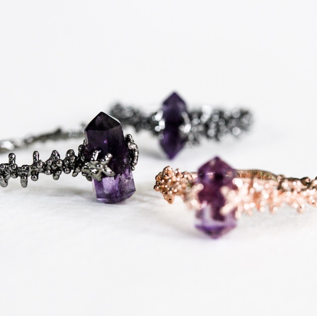 LUCY SUMMER Holy Crystal (Amethyst) แหวนคริสตัล พลอยแท้ ตัวเรือนสามารถปรับไซด์ได้