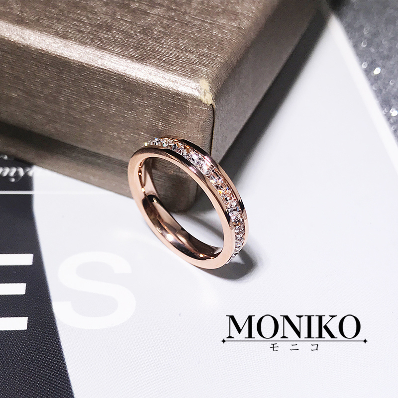 MONIKO แหวนเพชรไทเทเนียมเหล็กและแถวคู่ 24K สีโรสโกลด เข้ากับทุกการแต่งกาย สําหรับผู้หญิง