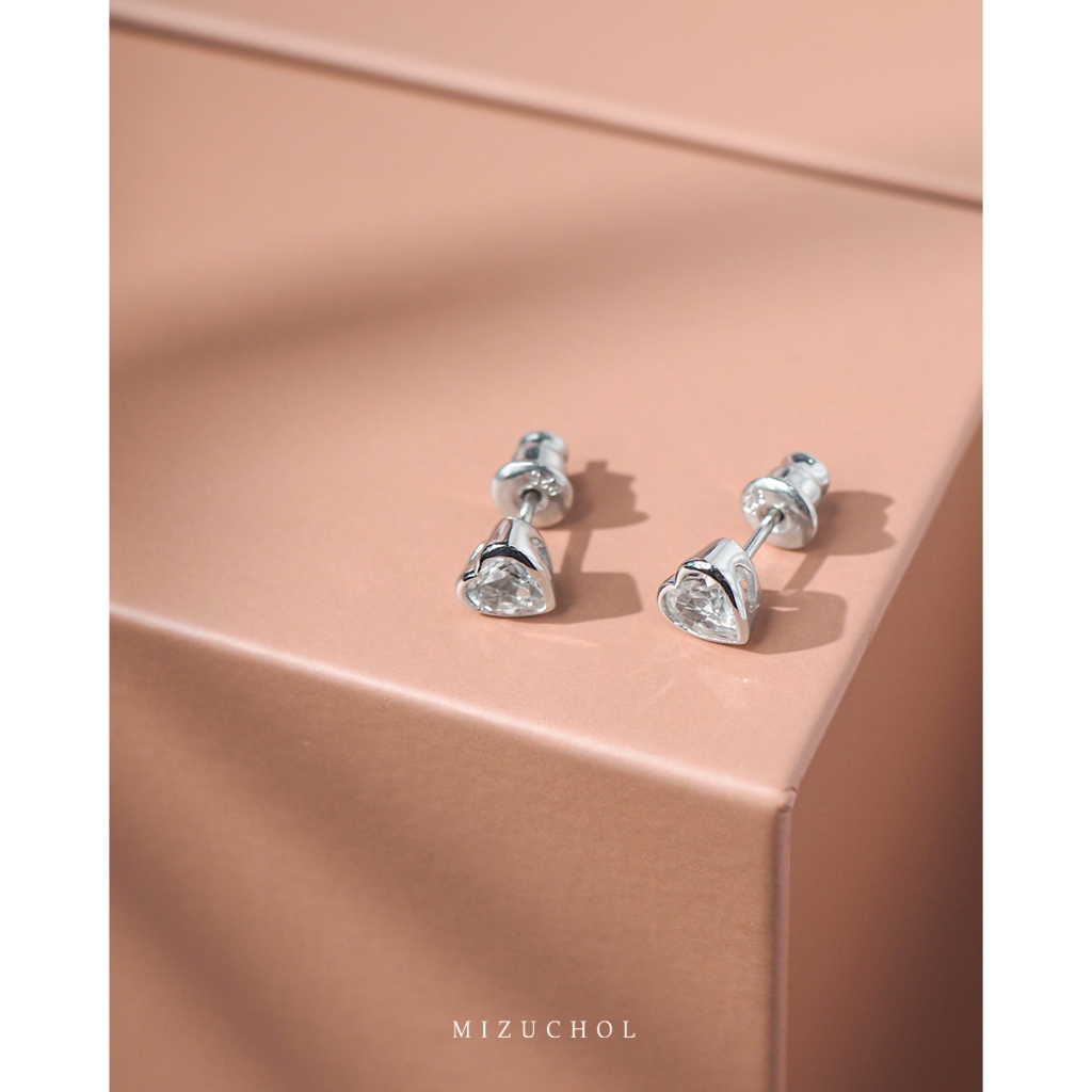 Mizuchol- ต่างหูเงินแท้ประดับพลอยแท้ White Topaz -Mini Heart Earrings
