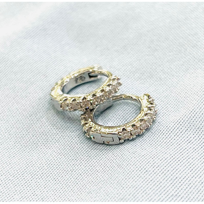 NEW ราคา1คู่ต่างหูห่วงเพชรรัสเซียล้อมวงหุ้มทองคำขาวเงางามสวยวิ้ง ขนาด2x7mm.(วัดวงใน)