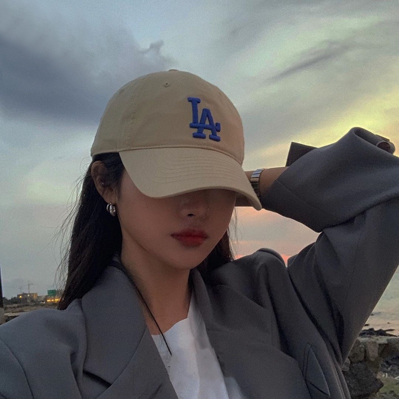 NY YANKEES ROOKIE BALL CAPป้ายใหญ่ ของแท้ LAหมวก จากช๊อปเกาหลี