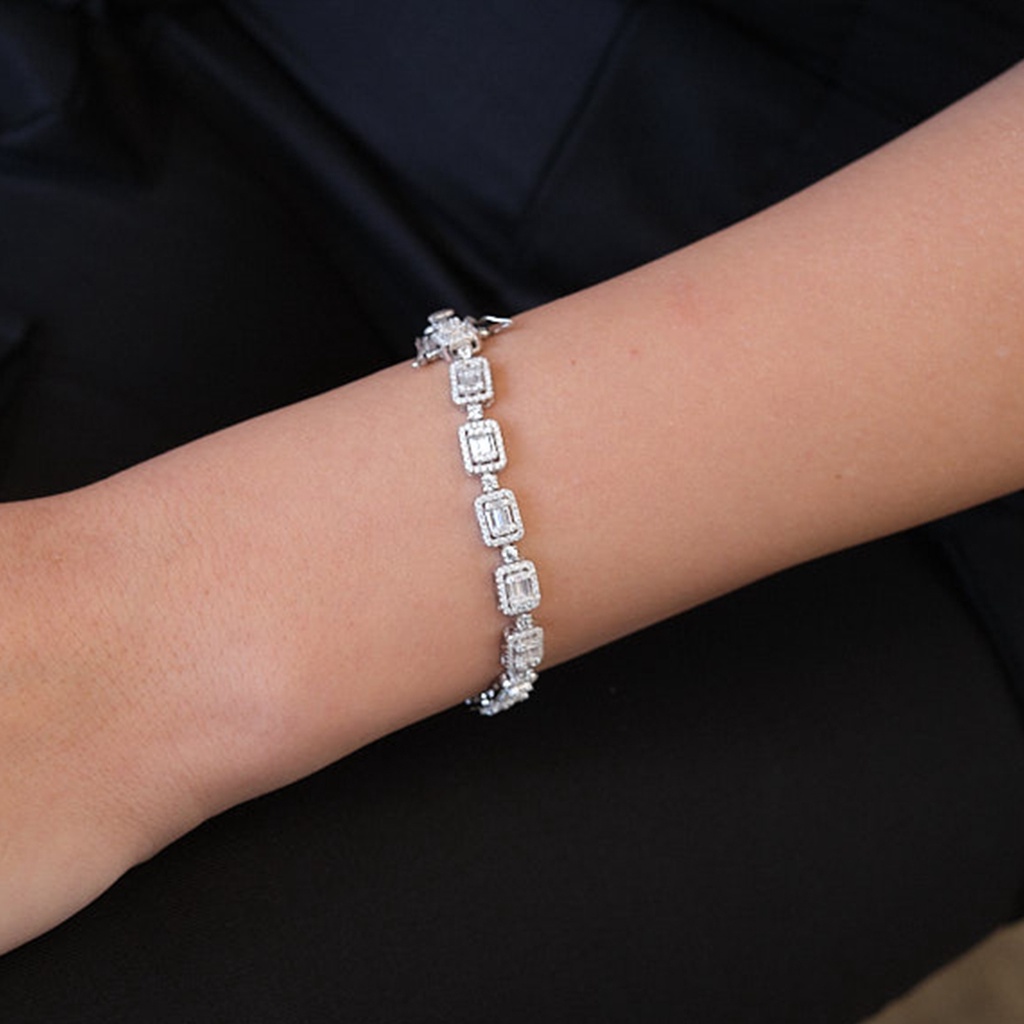SWAN - Halo Emerald Dot Bracelet สร้อยข้อมือเงินแท้ ฝังเพชร cubic zirconia คิวบิกเซอร์โคเนีย ทรงบาเก็ต
