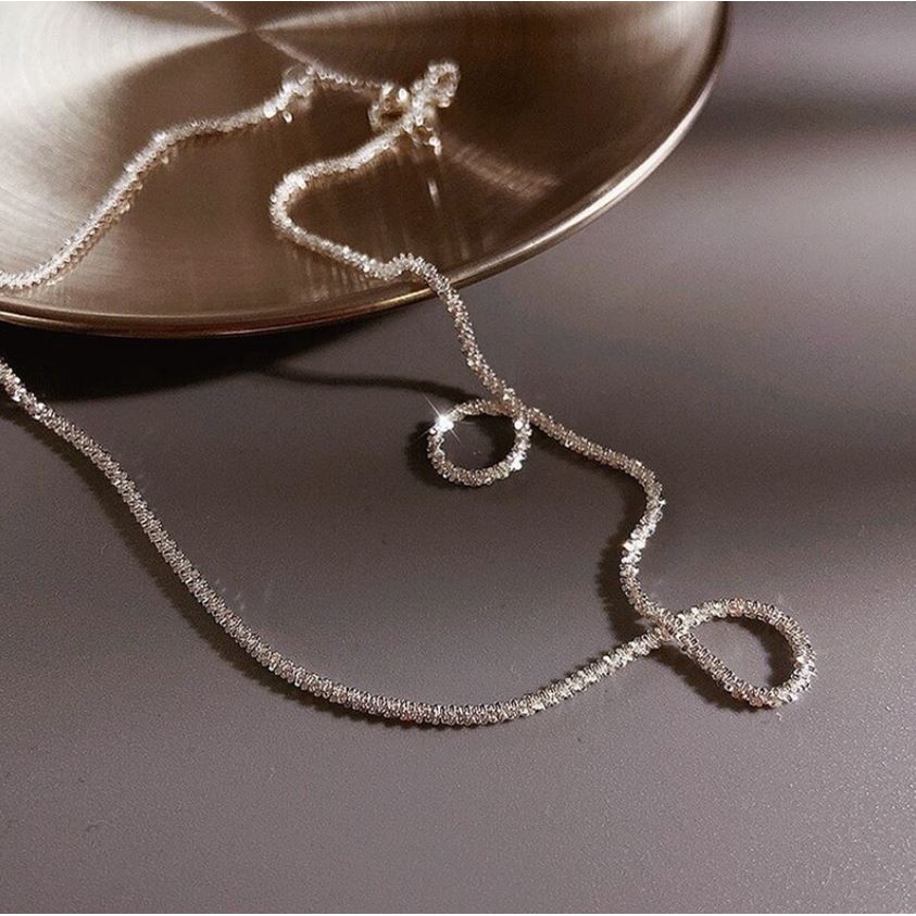 Teeya.shop_TH   / สร้อยคอ Clavicle Chain Choker ยอดนิยม สะท้อนเเสงเป็นประกาย สวยสะดุดตา