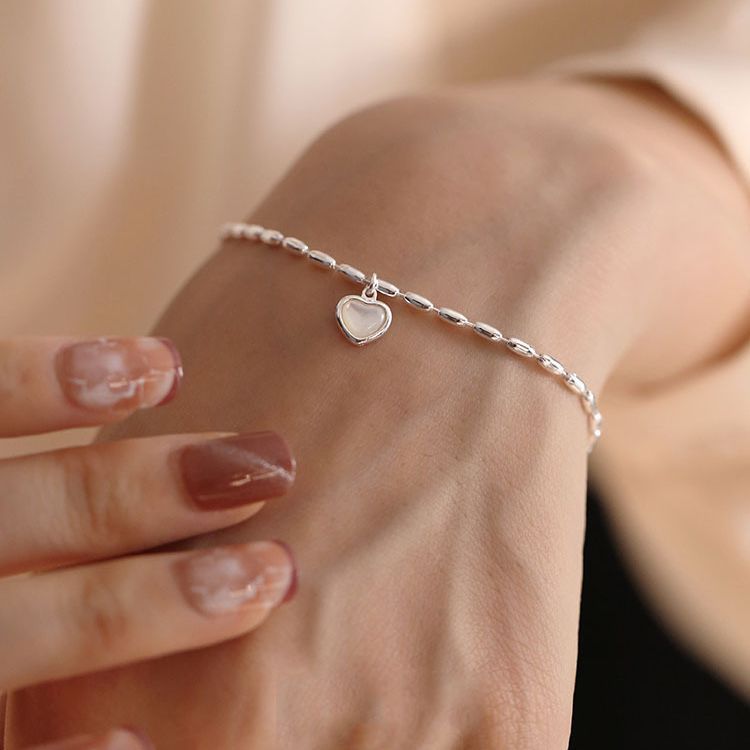 earika.earrings - seashell soul bracelet สร้อยข้อมือรูปหัวใจสีขาว เงินแท้ เหมาะสำหรับคนแพ้ง่าย