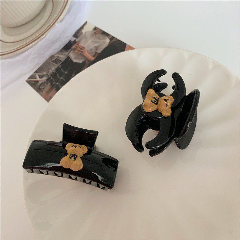 กิ๊บหนีบผมแชแนลประดับหมี(พร้อมส่ง)