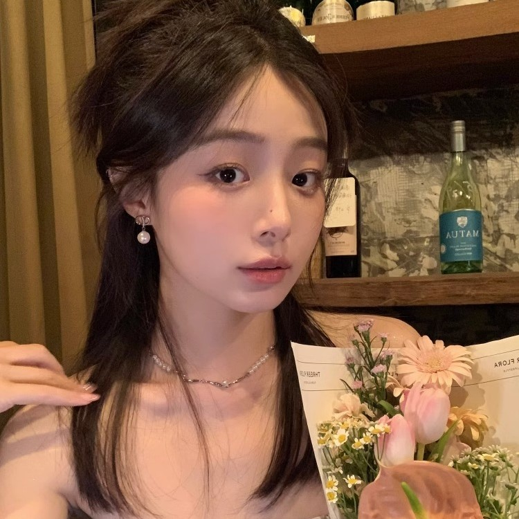 ต่างหูมุก รูปตัวอักษร สีเงิน สไตล์เกาหลี เหมาะกับของขวัญวันเกิด สําหรับนักเรียนหญิง