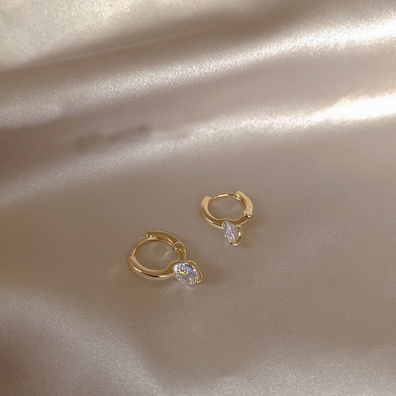 พร้อมส่ง ต่างหูเงิน 925 จี้รูปหัวใจ ประดับเพทาย ขนาดเล็ก เรียบง่าย เข้ากับทุกการแต่งกาย