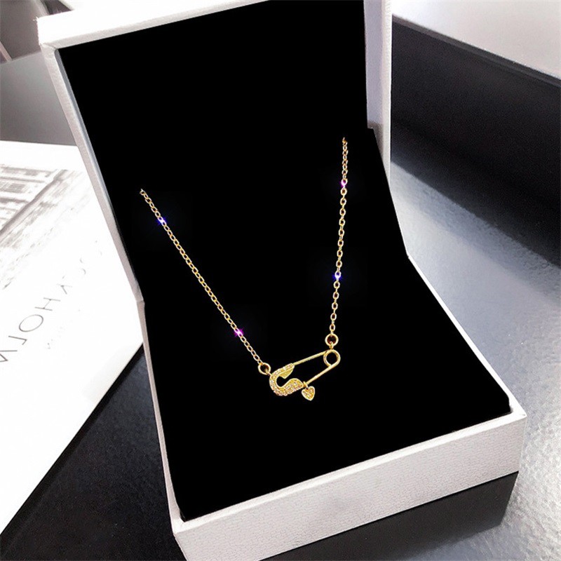 พร้อมส่ง สร้อยคอโซ่เหล็กไทเทเนียม หรูหรา เข้ากับทุกชุด สําหรับผู้หญิง