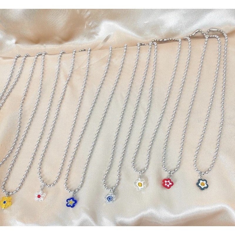 **พร้อมส่ง** สร้อยสีเงินจี้น่ารัก มีหลายสีมากๆ เลื่อนไปดูได้เลยน้า  ความยาว 43 ซม. ✨ราคา 60฿✨