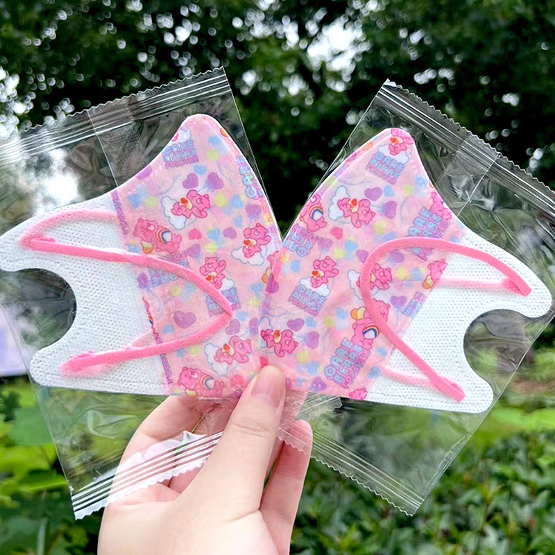 [พร้อมส่ง] หน้ากากอนามัย ลายการ์ตูนหมีสายรุ้ง 3D 3 ชั้น แบบใช้แล้วทิ้ง สําหรับเด็ก
