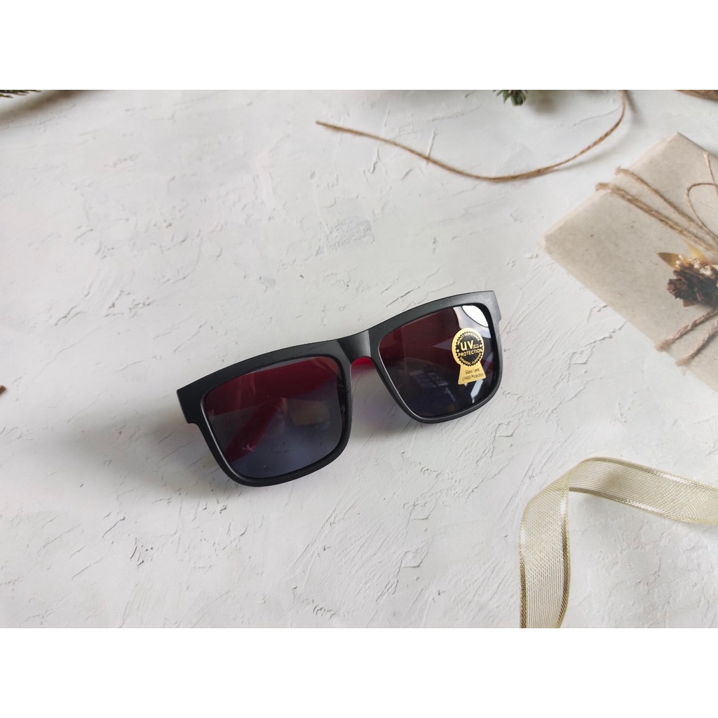 [มีของที่กรุงเทพ]แว่นยิงปลา แว่นเลนส์ออโต้ปรับแสง Polarized 9911BL
