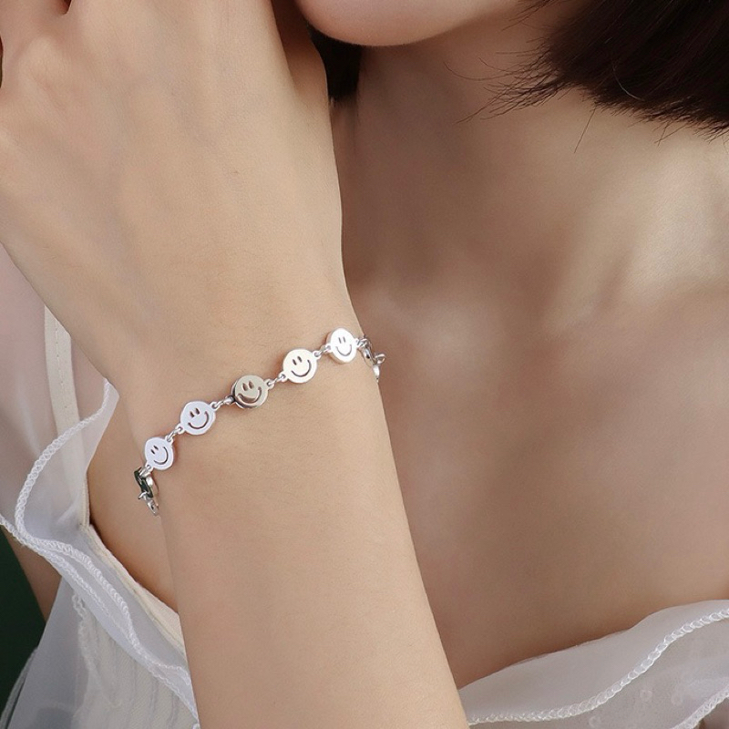 สร้อยข้อมือ กำไลข้อมือ Smiley ไม่ลอกไม่ดำ มี 2 สี (พร้อมส่ง)