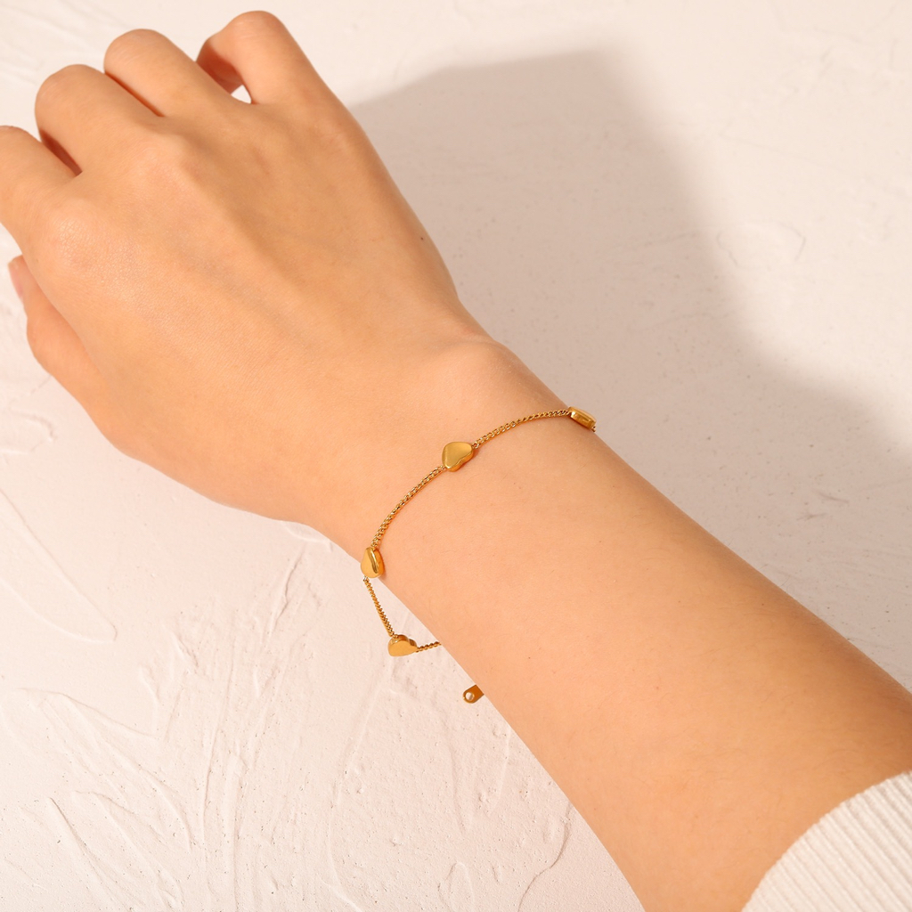 สร้อยข้อมือสแตนเลส เกรด 18K จี้รูปหัวใจน่ารัก ขนาดเล็ก สีทอง