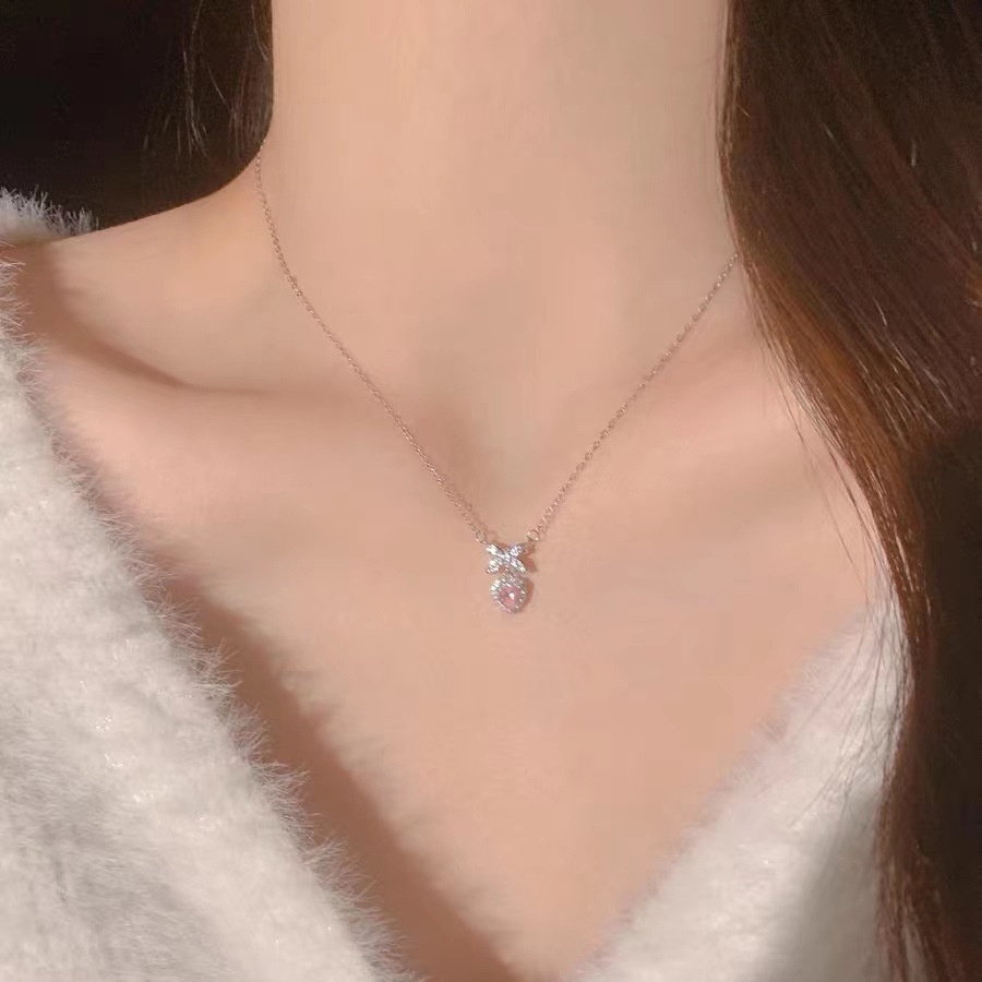 สร้อยคอเงิน พร้อมจี้โบว์ รูปหัวใจ ประดับเพชร สีชมพู