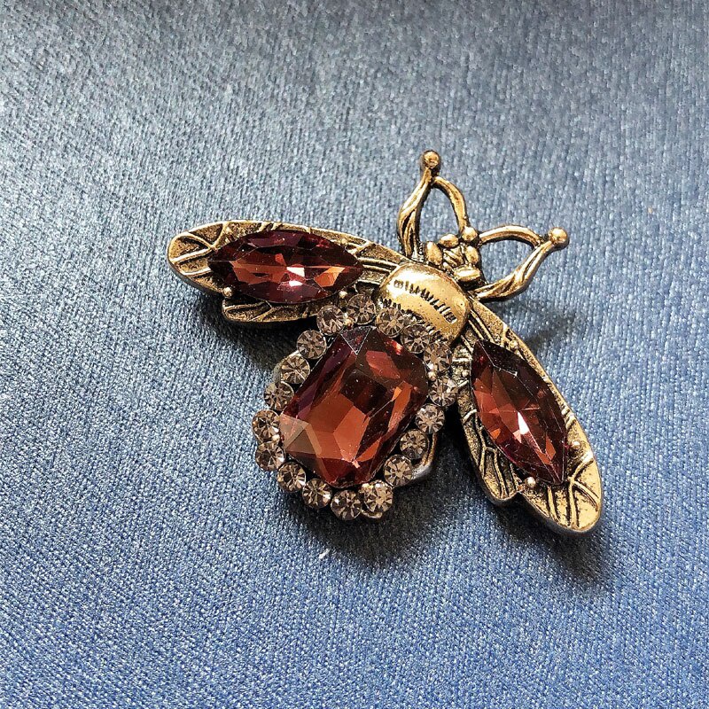 เข็มกลัดคริสตัลรูปผึ้งแมลงเข็มกลัดโลหะสําหรับติดผ้าพันคอเข็มกลัด Rhinestone