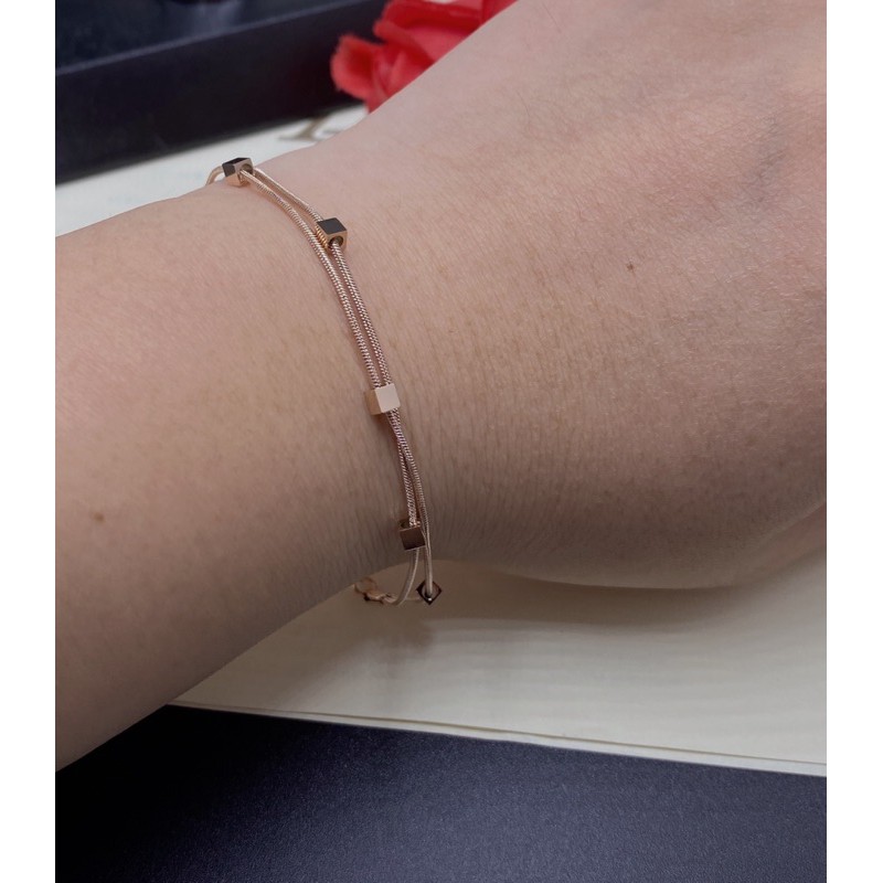 เครื่องประดับ พร้อมส่ง สร้อยข้อมืองานโซ่เล็กหนา สร้อยสองเลเยอร์สองเส้น