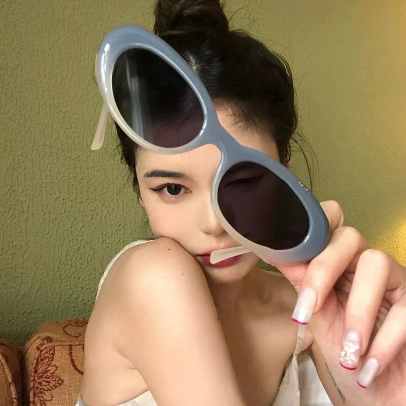 แว่นตากันแดด ทรงรีสีฟ้าทูโทน แว่นตาแฟชั่น [[สินค้าพร้อมส่ง]]