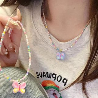 【เงินสดในการจัดส่ง】สร้อยคอลูกปัดหัวใจสีสันสดใส สร้อยคอลูกปัด ลายผีเสื้อ มิลเลนเนียม Y2k