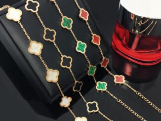 สร้อยข้อมือ ไทเทเนียมเหล็ก จี้โคลเวอร์สี่ใบ สีโรสโกลด์ ของขวัญ เครื่องประดับ สำหรับผู้หญิง