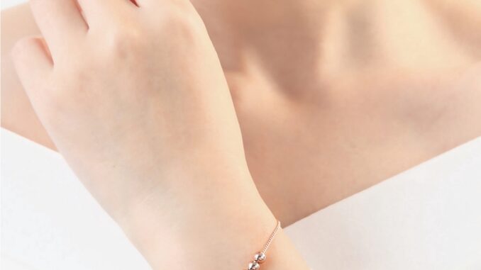 ZHOUYANG ถั่ว ง่ายลูกปัดสร้อยข้อมือสำหรับผู้หญิงกุหลาบสีขาวสีทองเล็ก ๆ น้อย ๆ การเชื่อมโยงห่วงโซ่เสน่ห์กำไลของขวัญเครื่องประดับแฟชั่น H083 H205