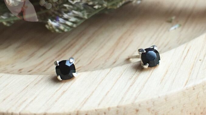 (S925) ต่างหูเงินแท้เพชรสี่เหลี่ยมสีดำ Sterling silver black earrings (S925) ต่างหูเงินแท้เพชรสี่เหลี่ยมสีดำ Sterling silver black earrings