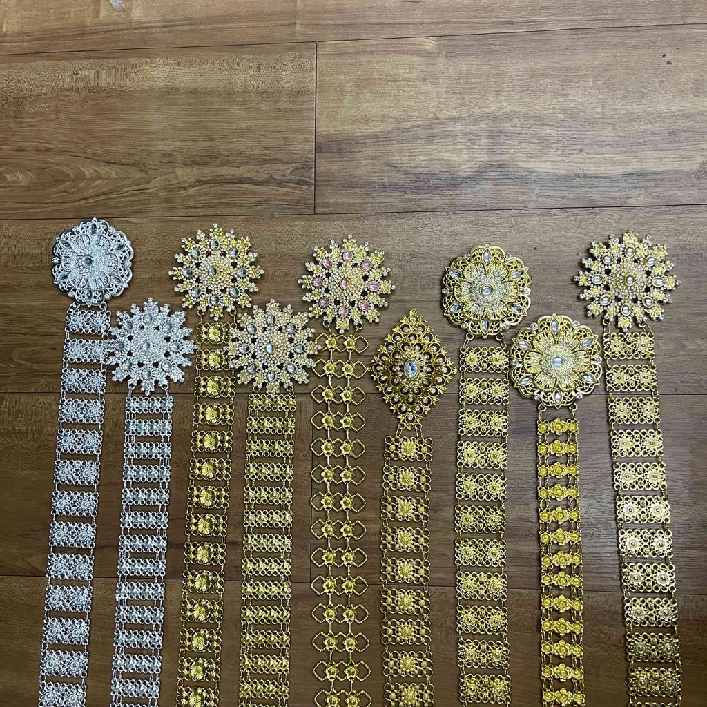Bเข็มขัดชุดไทยสำหรับผู้หญิง สีทอง และสีเงิน ประดับด้วยพลอย งานฝีมือประณีต