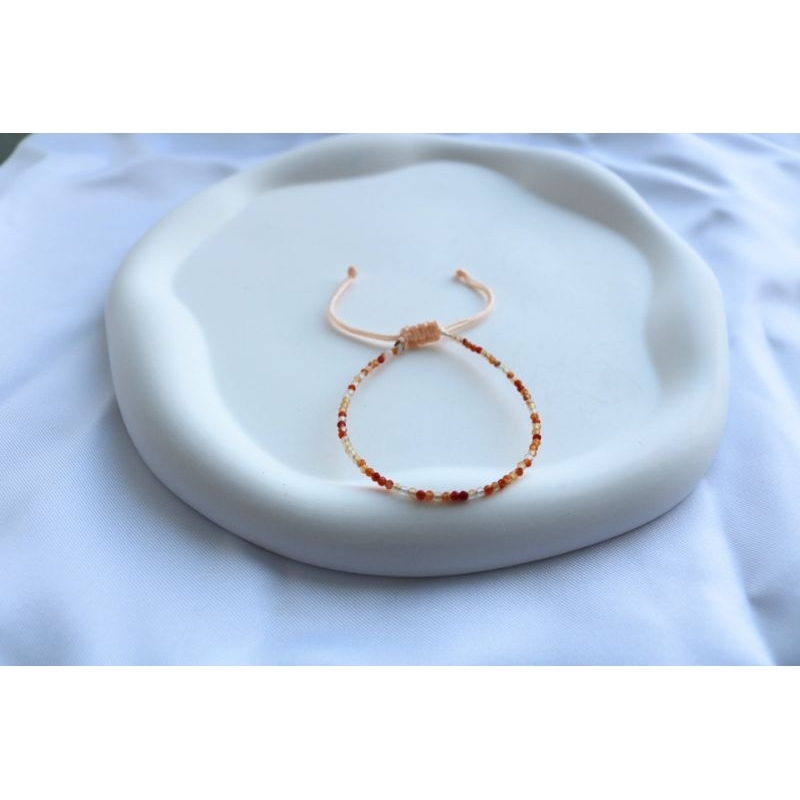 Carnelian - คาร์เนเลี่ยน หินเจียร 2-2.5 มิล สร้อยข้อมือ กำไล หินมงคล หินนำโชค หินปัดเป่าสิ่งชั่วร้าย