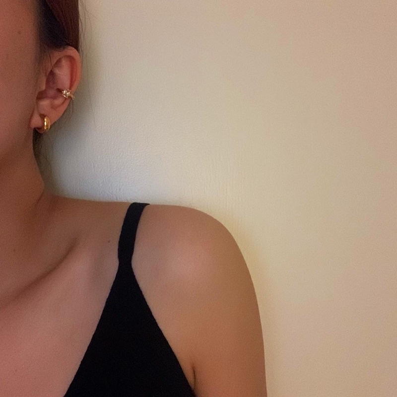 HER OBJECTIVE_HER TINY CLASSIC BOLD EARRINGS