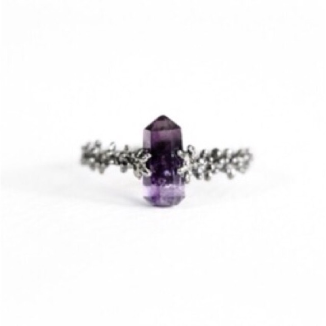 LUCY SUMMER Holy Crystal (Amethyst) แหวนคริสตัล พลอยแท้ ตัวเรือนสามารถปรับไซด์ได้