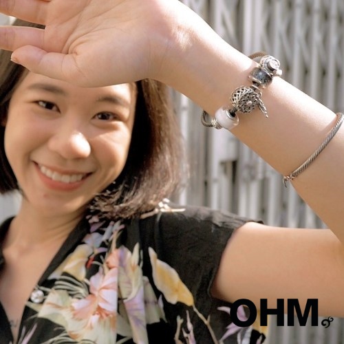 OHM Beads กำไลข้อมือ รุ่น C Bangle - สี Champagne - Silver 925 Charm เครื่องประดับ บีด เงิน เแก้ว จี้