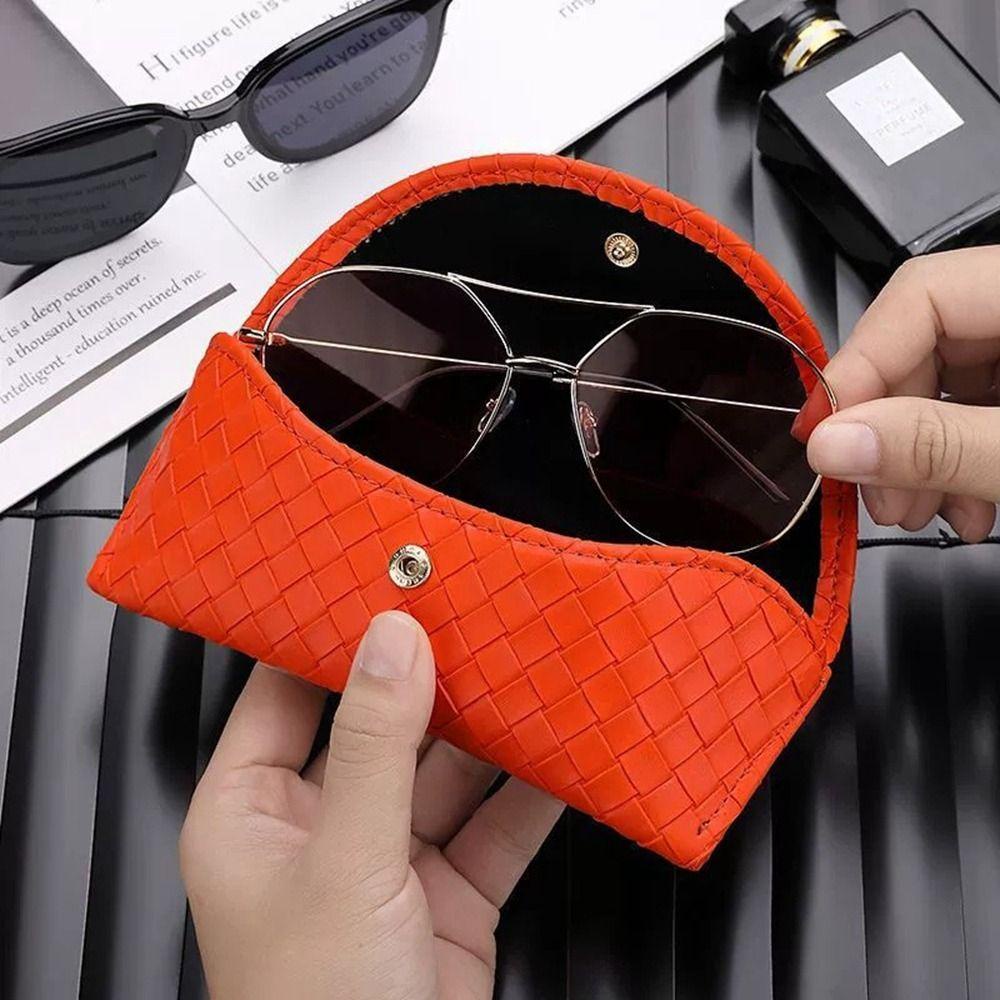 Qqmall กระเป๋าหนัง PU สไตล์เกาหลี เรียบง่าย สําหรับใส่แว่นตากันแดด