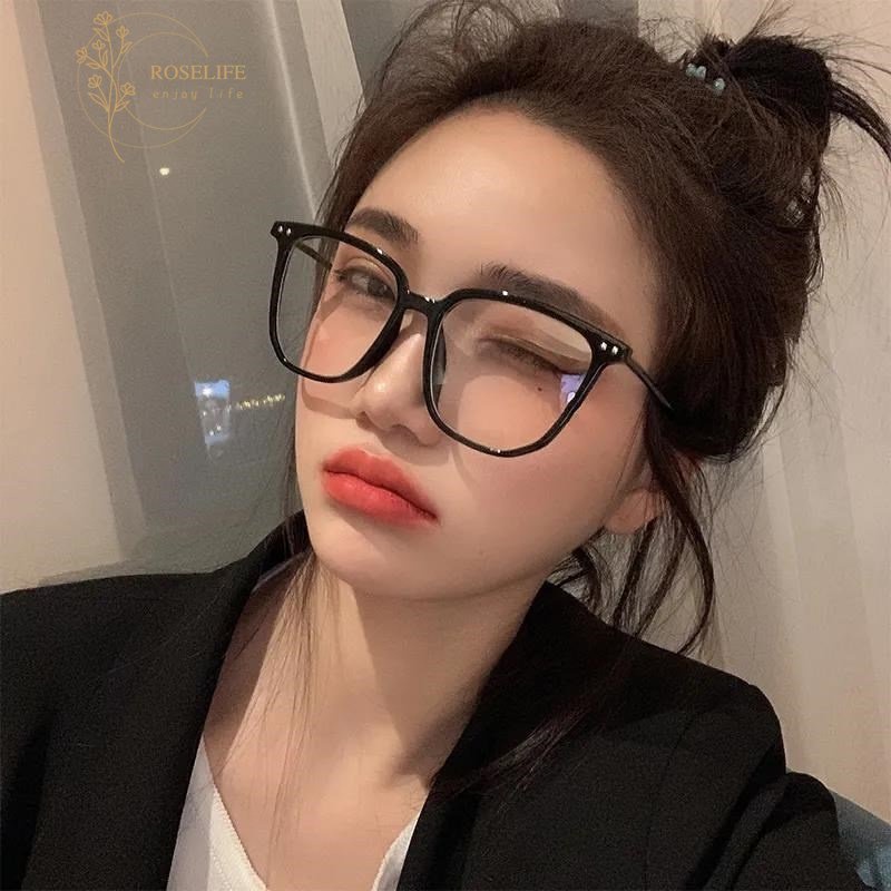 Roselife แว่นตาแฟชั่น TR90 กรอบสี่เหลี่ยม สีเทาใส สไตล์เกาหลี สําหรับผู้หญิง และผู้ชาย OOTD