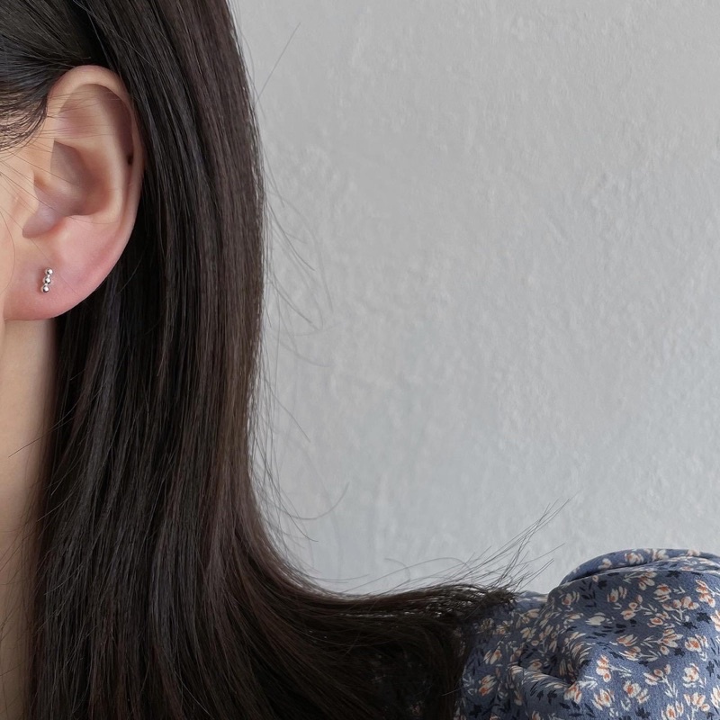 earika.earrings - triple dot piercing จิวหูเม็ดกลมแถวเงินแท้ (ราคาต่อชิ้น) (มีให้เลือก 3 สี) เหมาะสำหรับคนแพ้ง่าย