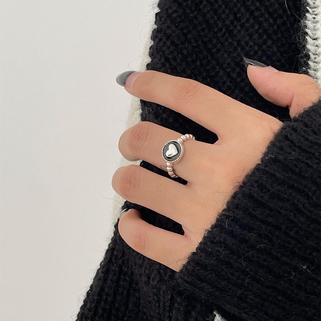 (กรอกโค้ด YAQ6E ลด 60.-) earika.earrings - midnight heart coin ring แหวนเหรียญจี้หัวใจเงินแท้ ฟรีไซส์ปรับขนาดได้