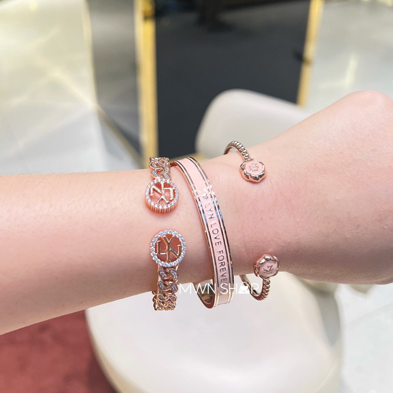 กำไลขาวดำ มาเพิ่มแล้วนะคะ Lyn jewelry สร้อยข้อมือ,กำไล พร้อมกล่อง ของแท้จากชอป