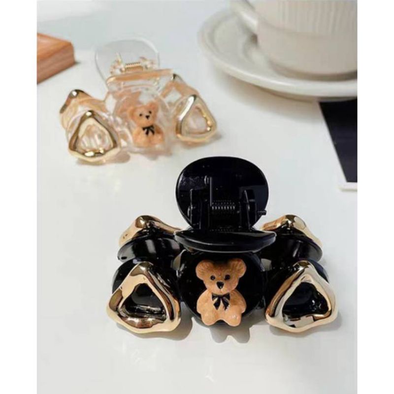 กิ๊บหนีบผมแชแนลประดับหมี(พร้อมส่ง)