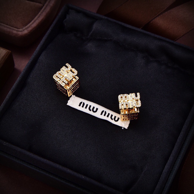 ต่างหู MIU เกรด VIP ใช้สลับ พร้อมส่ง