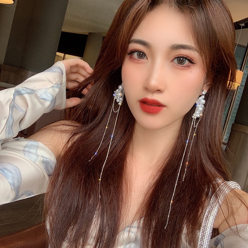 ต่างหูระย้า ประดับมุกคริสตัล สีเงิน หรูหรา เครื่องประดับแฟชั่น สําหรับผู้หญิง