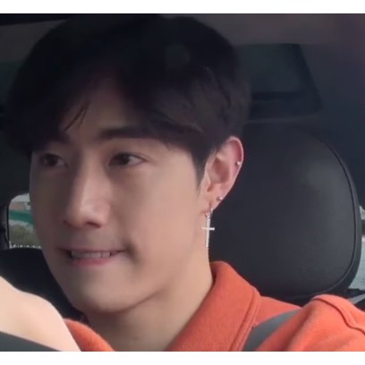 ต่างหูแม่เหล็กแบบเม็ด