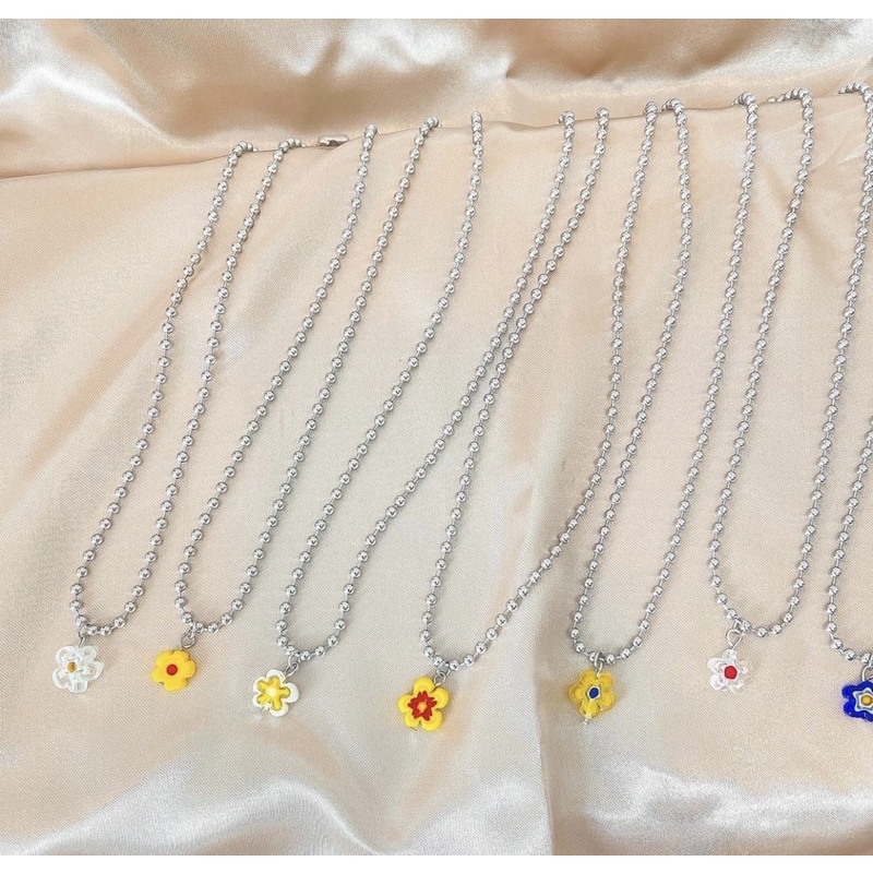 **พร้อมส่ง** สร้อยสีเงินจี้น่ารัก มีหลายสีมากๆ เลื่อนไปดูได้เลยน้า  ความยาว 43 ซม. ✨ราคา 60฿✨